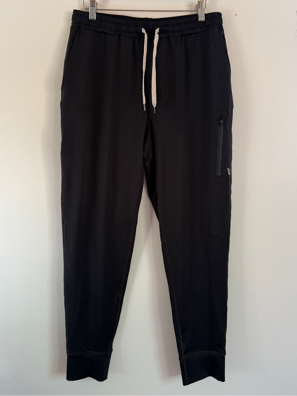 Vuori Men's Black Performance Jogger Pants size Medium